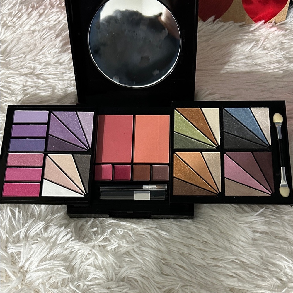 Eyeshadow Palette - Purple, Pink, Brown Shades